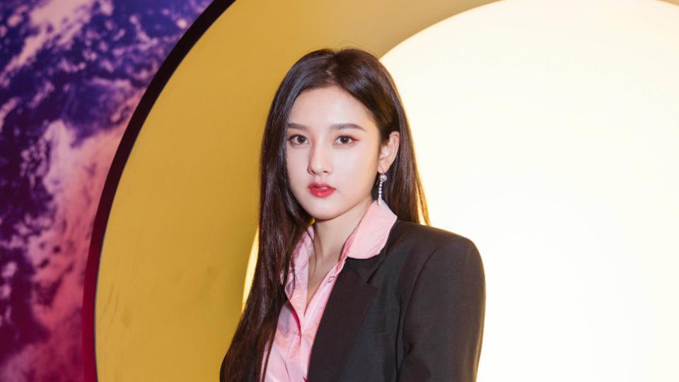 说到底，宋祖儿是被家人坑了