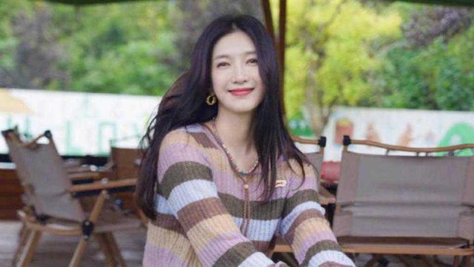 江疏影生日派对露营随拍 轻松欢乐氛围拉满