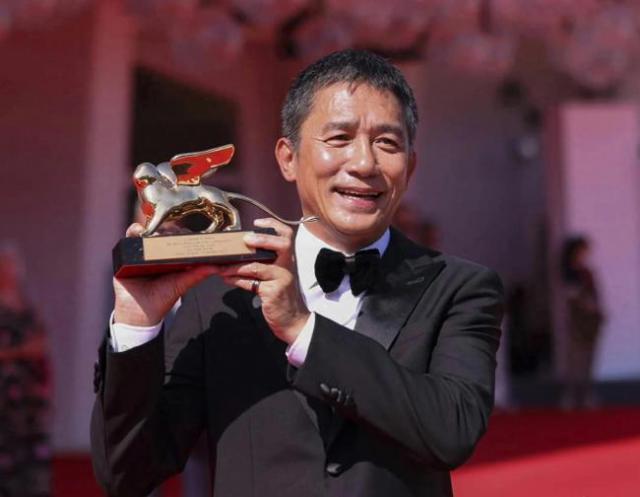 豆瓣评分8.8，全球吸金57亿！好莱坞大片《奥本海默》，能否挽回中国观众？