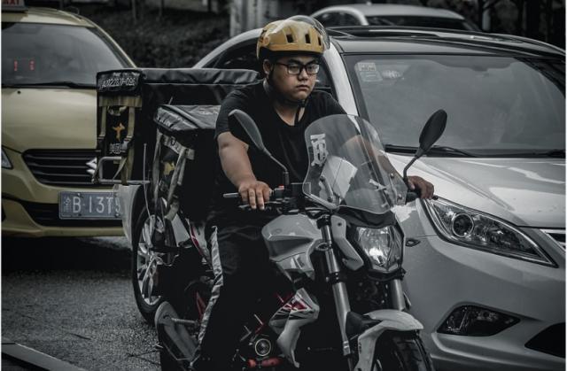 ?对话“跑外卖的大学教授”：科技向恶，人被系统驯化接单成瘾