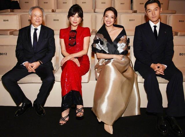 梁朝伟获威尼斯电影节终身成就奖 刘嘉玲晒亲亲照恭喜