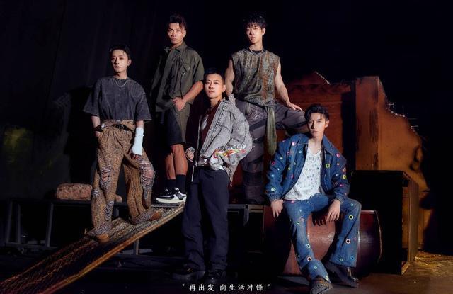 林志颖给唐禹哲过生日 众披哥自拍合影友谊情深