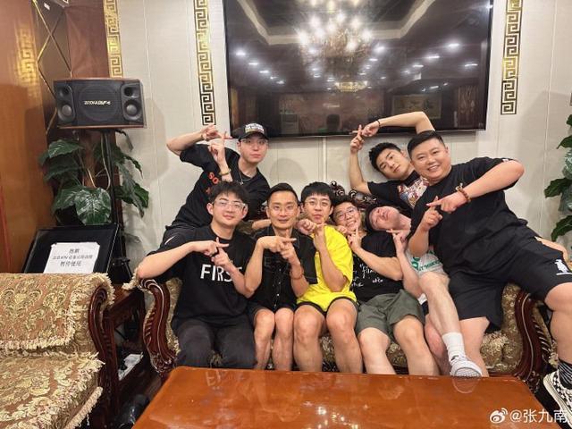 德云社第一批九字科拜师十周年 张九南称这是最荣耀的事