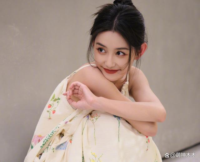 蒋依依前公司回应提到17位艺人被约谈，杨幂在列被群嘲