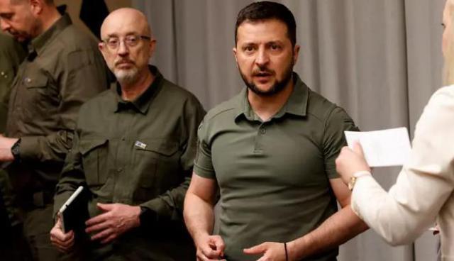 美国得州和新泽西州林火仍在持续燃烧