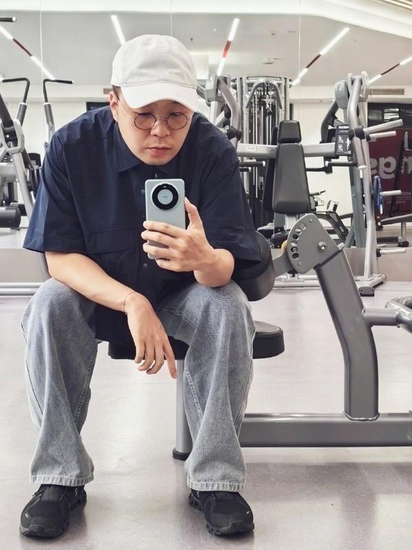 杜海涛发微博秀华为Ｍate60 Pro新机 网友进行锐评