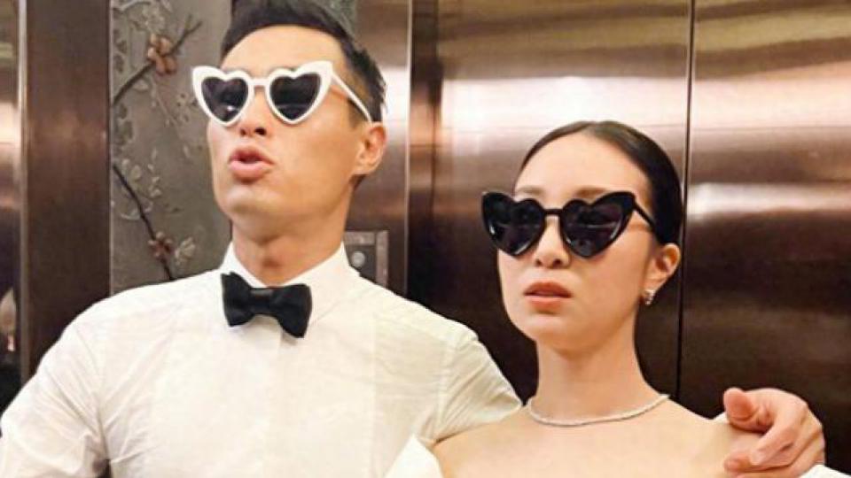 杨祐宁老婆出月子单手抱娃拍照 妊娠纹赘肉好真实