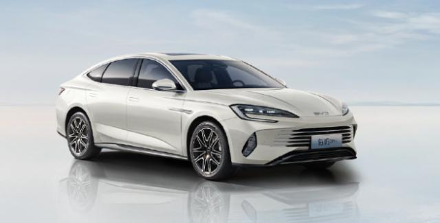 比亚迪海豹 DM-i 中型轿车上市，售价 16.68-23.68 万元