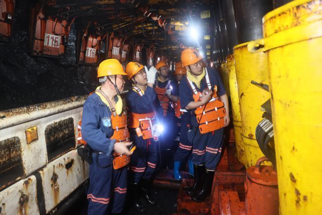 大模型“下煤矿”