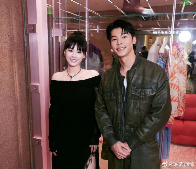 马思纯许光汉出席活动 两人同框画面好养眼