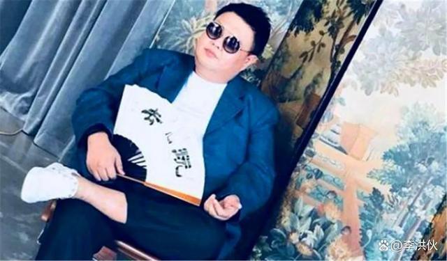 德云社演员真挣钱，孙越遛电子狗，一把小壶能换北京一套房