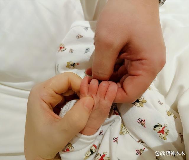 Selina生子！Ella喊话小腰果当朋友，前夫被指冷漠