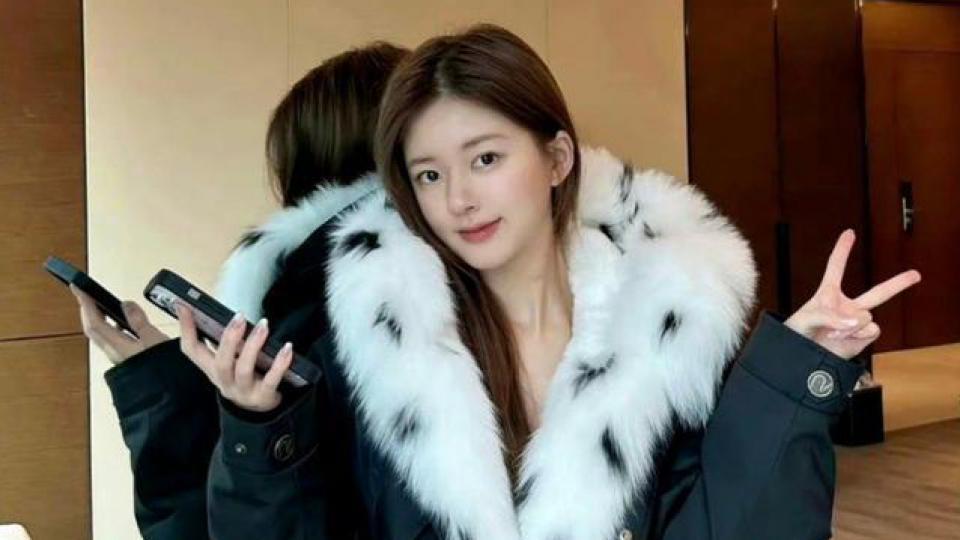 赵露思被P认不出？品牌方向赵露思道歉：我们的疏忽