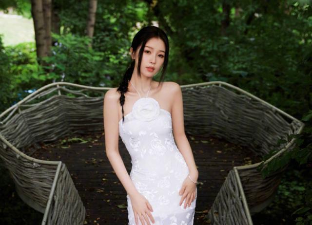 虞书欣道歉了！和粉丝过度玩梗惹怒阿云嘎粉丝，本尊大方回应