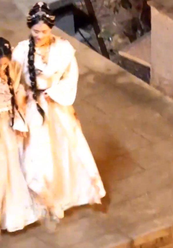 刘诗诗沈月《狐妖小红娘竹业篇》异域造型路透曝光