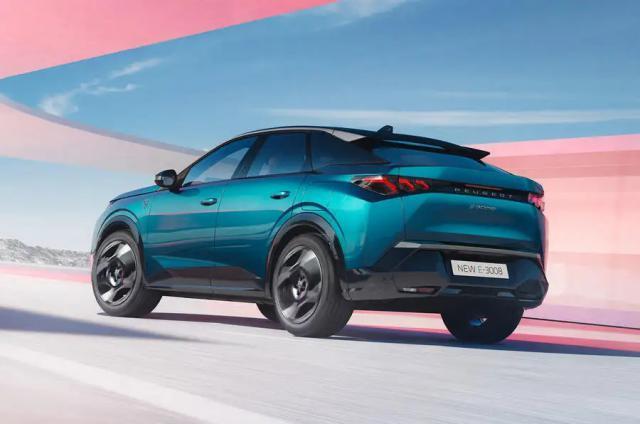 标致公布 E-3008 电动汽车官图：配 21 英寸曲面仪表屏幕