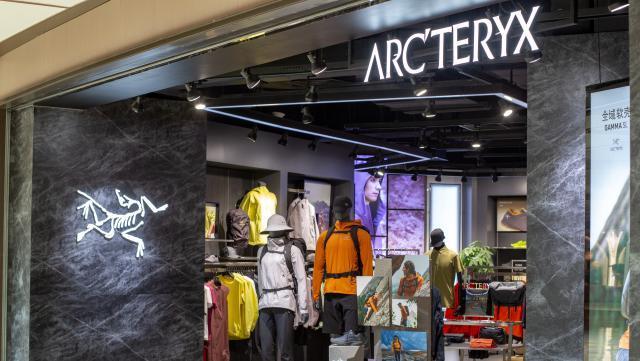 半年收入133亿元，始祖鸟母公司再传上市