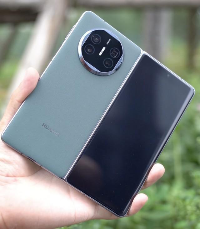 华为Mate X5上手体验 麒麟＋5G王炸预售开启