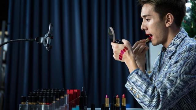 李佳琦“79元眉笔”背刺“所有女生”，一场主播和品牌的“双输”