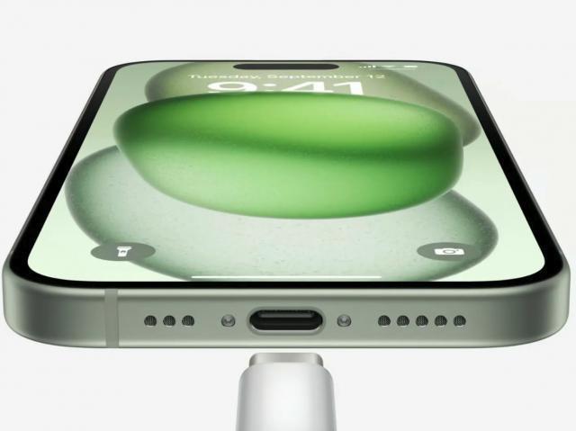 没咋加量，也没加价，苹果 iPhone 15「平平无奇」