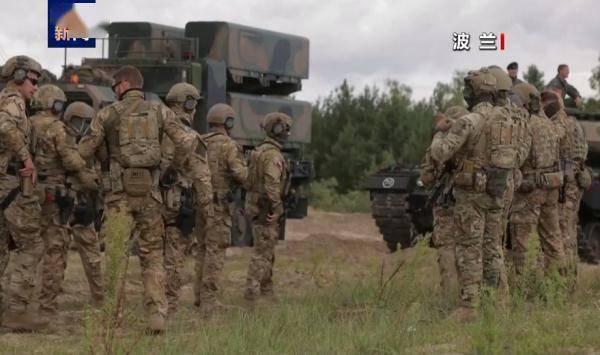 越南河内一公寓楼发生火灾 造成约40人死亡