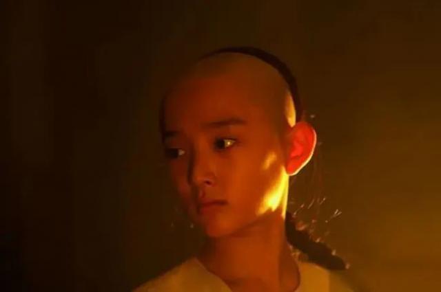 他被骂是“妈宝男”？