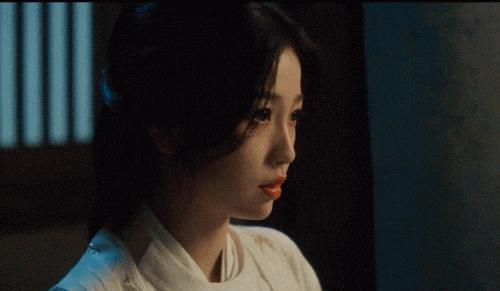 有钱大概是她最不值一提的标签