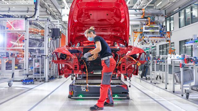 老实人造不好电动车？