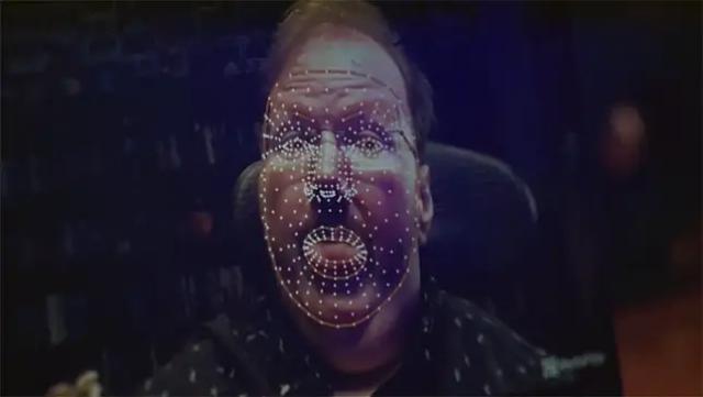 你还在用手玩游戏？以后可能有脸就够了。。。