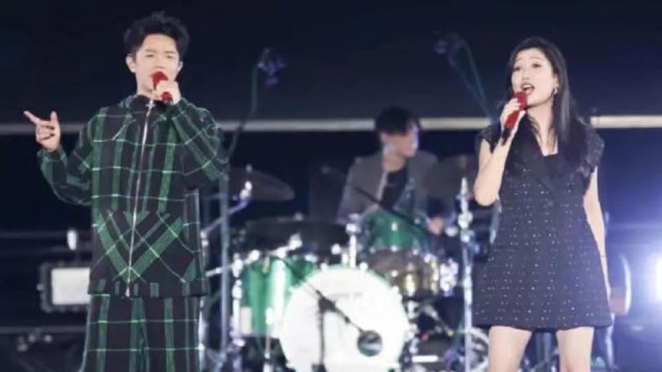 花499给凤凰传奇唱一晚上歌，现在流行去演唱会当怨种？