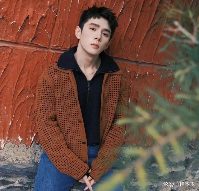 老牌国货销量暴涨！李佳琦疑似急了，狂卖特价商品挽救局面