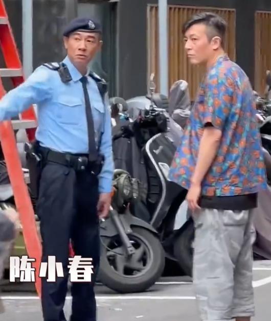 港星送儿子来内地读书，去新疆旅游，香港游客大量涌入内地