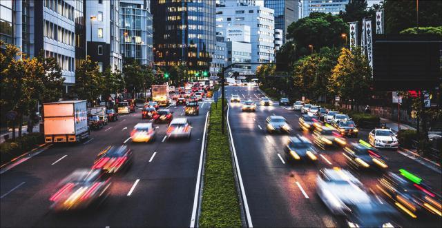 小鹏、蔚来为何走回“4S店模式”？