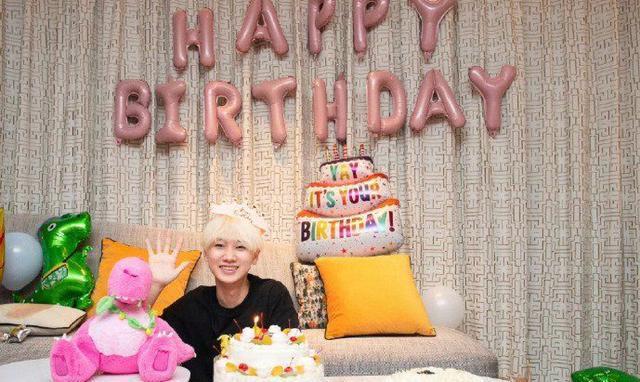 徐良为汪苏泷生日场演唱会送20只花篮 粉色花簇超有排面