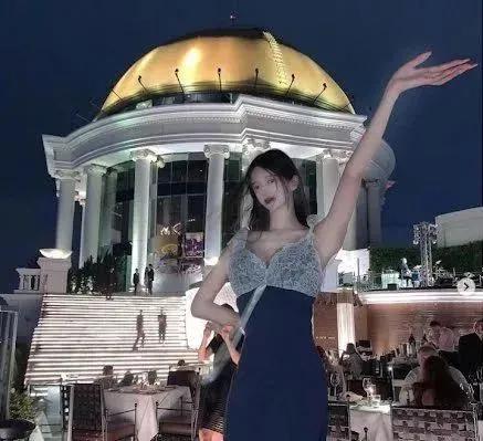 韩国网红p图过猛，迷你头 九头身身材，网友：有点诡异