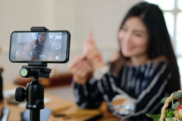 老国货“翻红”，不能只靠情怀