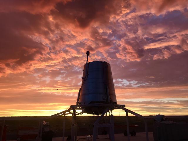 设计独特：美国 Stoke Space 火箭第二级原型机完成跳跃实验