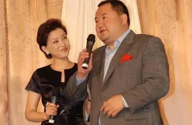 杨澜吴征结婚28周年 “依然相爱 与子偕老”