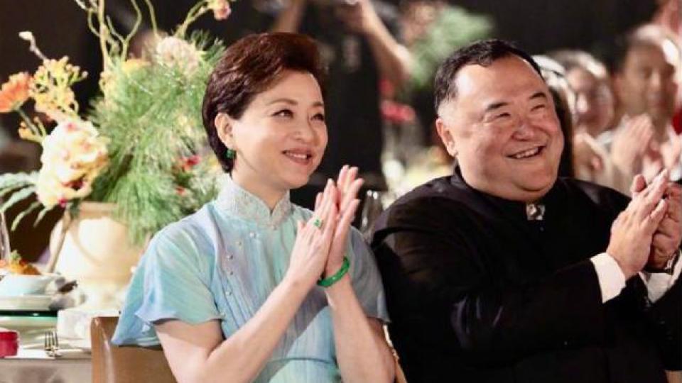 杨澜结婚28年发文向富商丈夫示爱，吴征又胖了