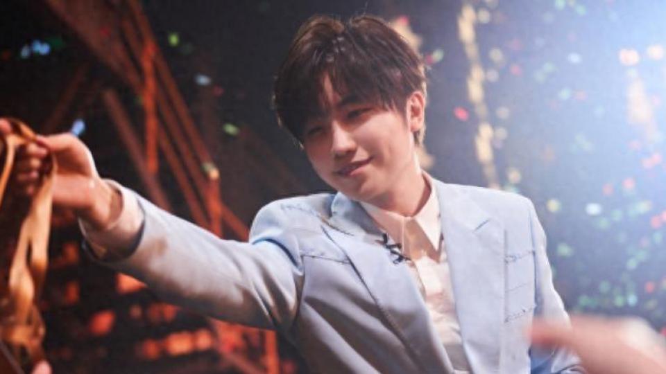 他官宣复出失败，全网急眼了