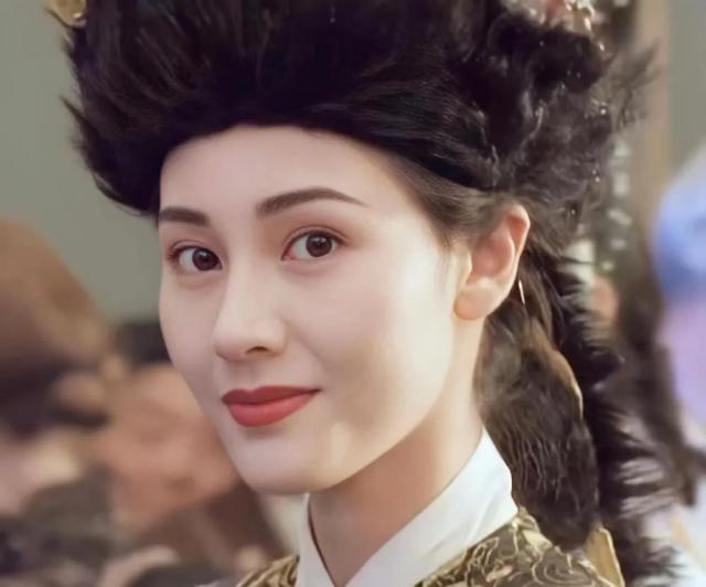 李嘉欣被挤出香港阔太团，黎姿成了座上宾