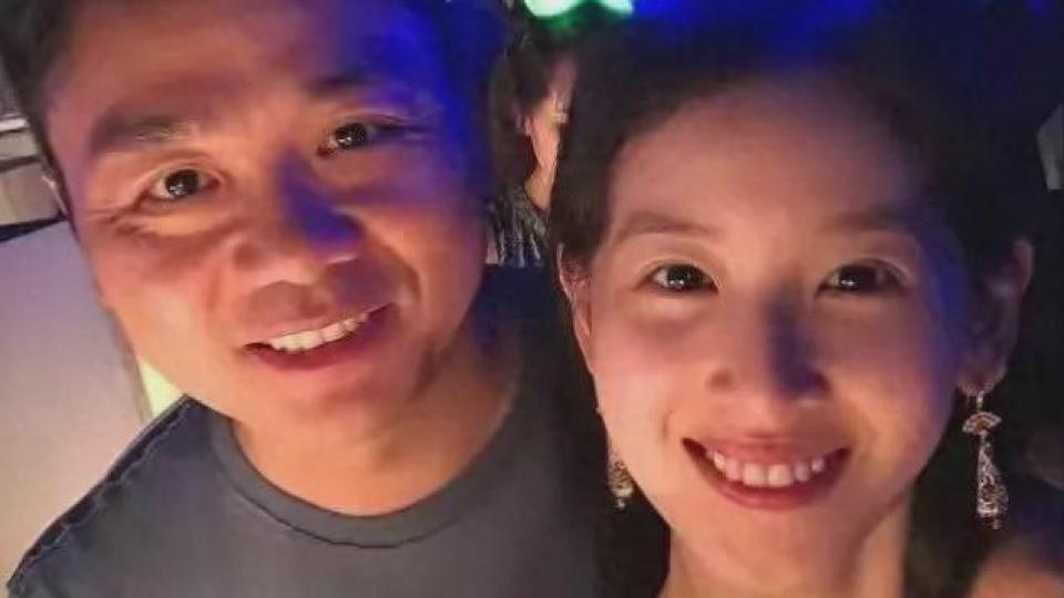 49岁刘强东带章泽天日本度假 疑买上亿豪宅送老婆