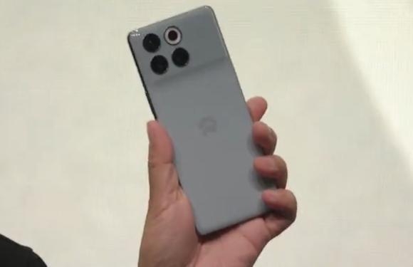 蔚来手机系统无广告 李斌调侃：反正没几台没有必要