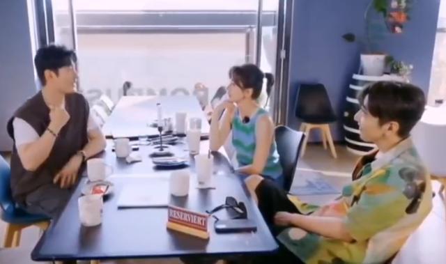 赵又廷又秀恩爱，直呼：为什么女儿像我，多希望像她妈妈