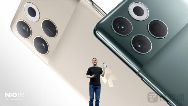 蔚来手机和小米汽车，谁比谁更能说服市场？