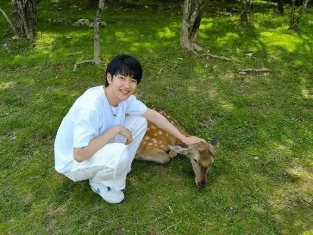 40岁金莎官宣00后男友：恨嫁，但不随便嫁