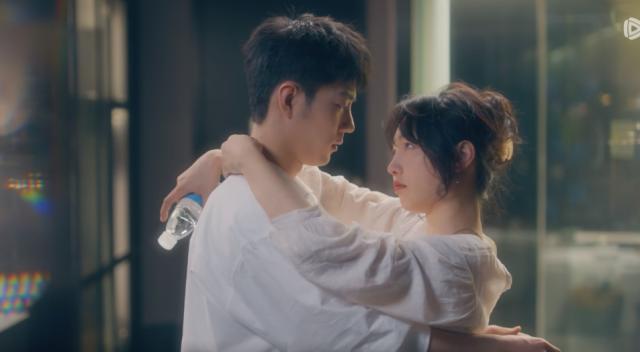 流量密码失灵？肖战新剧《骄阳伴我》收视持续走低，何原因