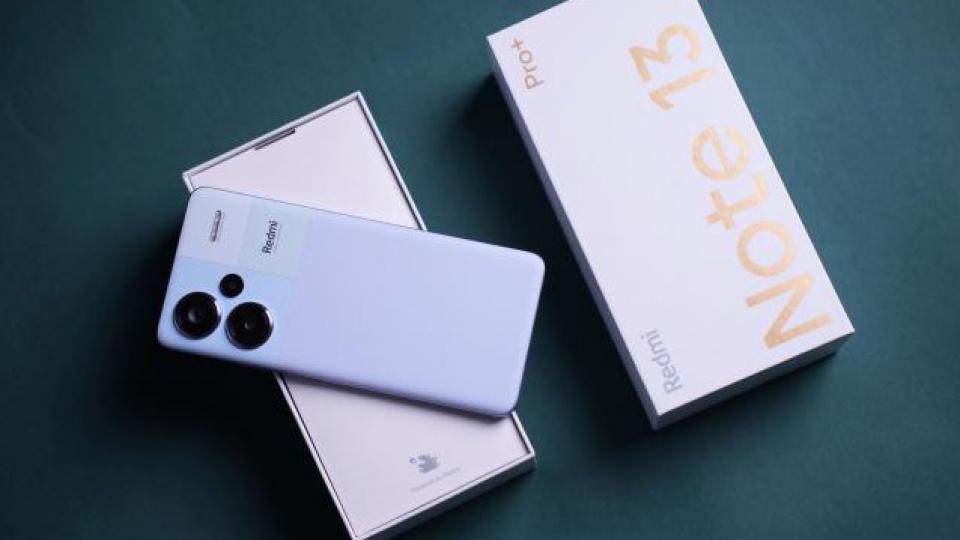 红米1399元的新手机，用上了2亿像素的摄像头。。。