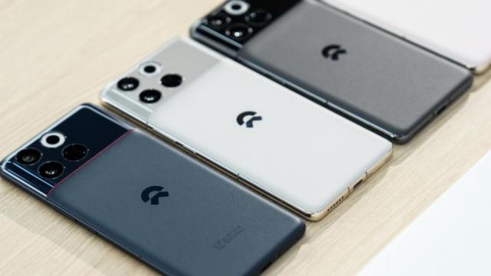 蔚来的手机终于来了，但它本意可能不是造手机。