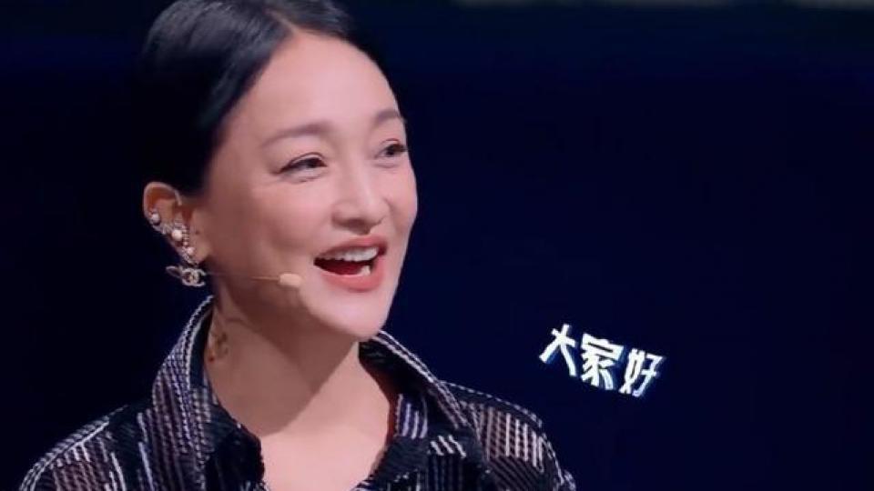 周迅录制节目倒嗓声音好似唐老鸭 舒淇直呼好可爱